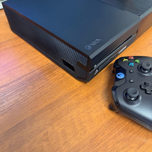 Xbox One 500GB like new