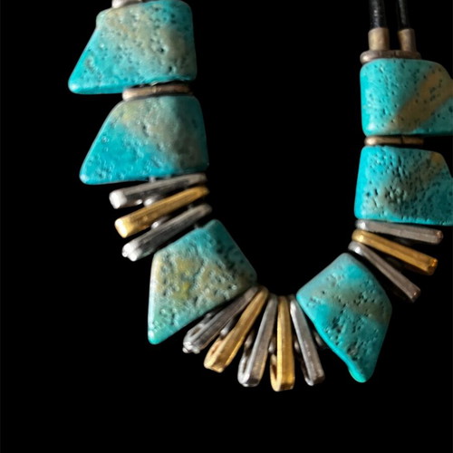 Necklace with blue stones like new, turquoise