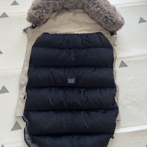 La Millou Footmuff like new with waterproof lining and removable fur hood