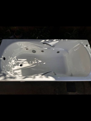 Roca bathtub new