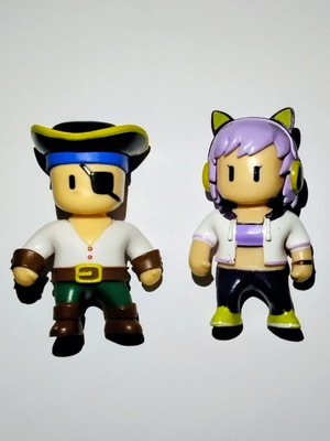 Stumble Guys figures Pirate Seadog (S3) & Streamer Sophia (S2)