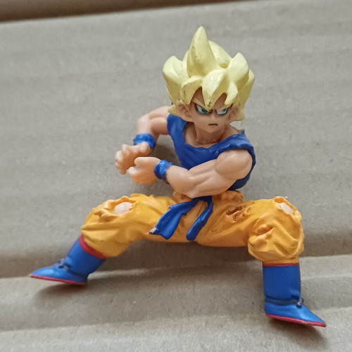 Son Goku figure from Dragon Ball Z like new