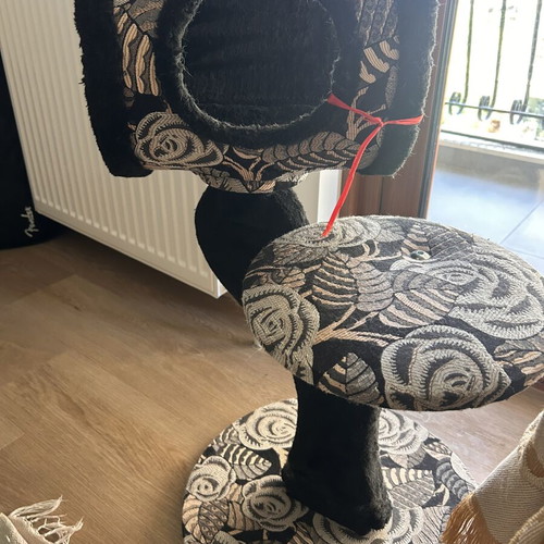 Cat Scratching Post used (56x38x94)