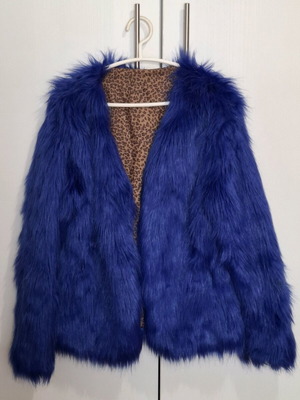 Blue fur size XL like new