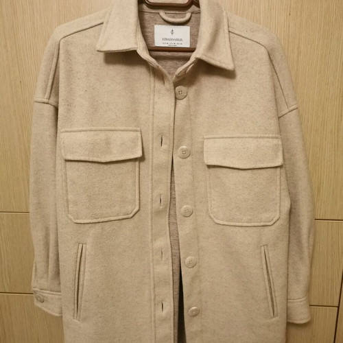 Stradivarius beige shirt jacket like new, size XS oversized