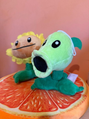 Σετ λούτρινα Plants vs Zombies Sunflower και Peashooter σαν καινούργιο