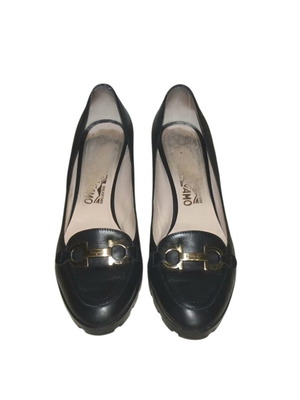 Salvatore Ferragamo leather heels like new, black, size 9.5