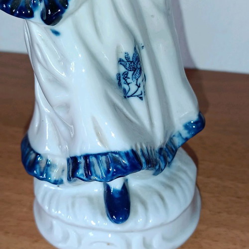 Vintage porcelain decorative Granny's figurines in excellent condition