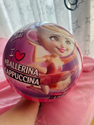 Ballerina Cappuccina ball like new, large