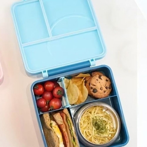 Bento lunchbox with 4 compartments