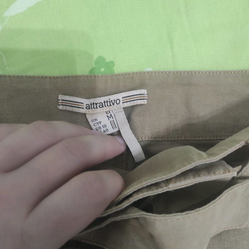Attrattivo Medium cargo skirt dark beige in excellent condition