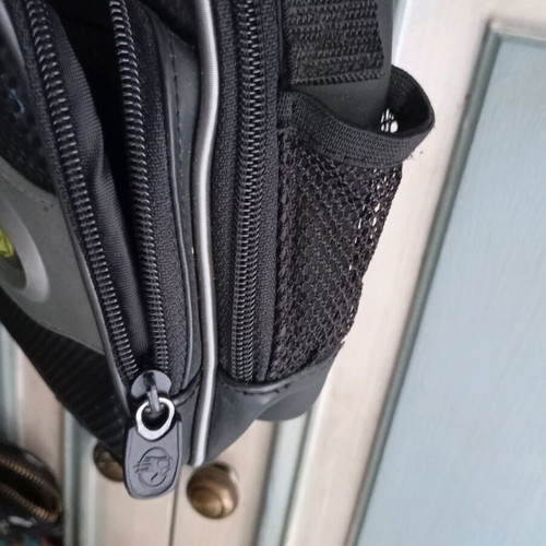 Body Glove bag case for 32 CDs like new