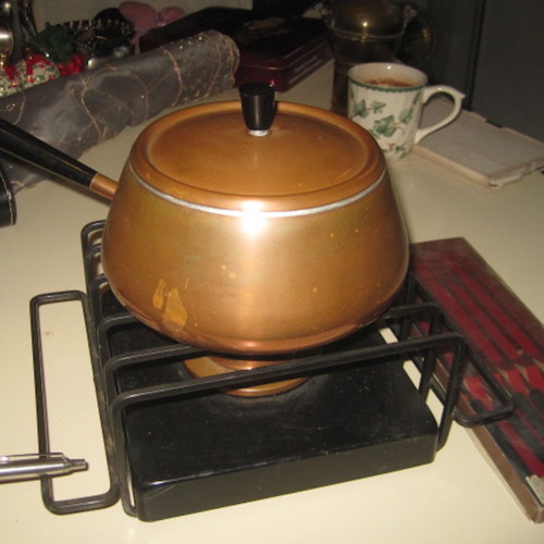 Cheese fondue with metal base and 6 forks, new