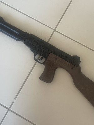 Children's toy rifle like new from Jumbo