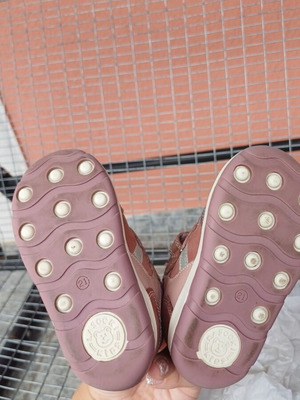 Girls shoes used, size 21