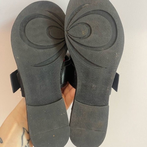 Malika shoes sandals size 39 like new, black