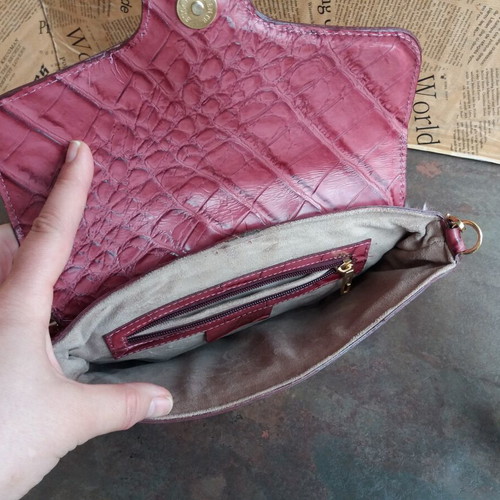 Gucci small pink leather shoulder bag used with fur and gold details
