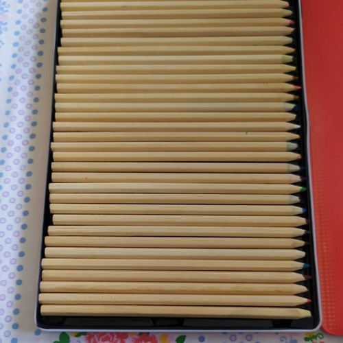 Colored pencils set of 36 in metal case