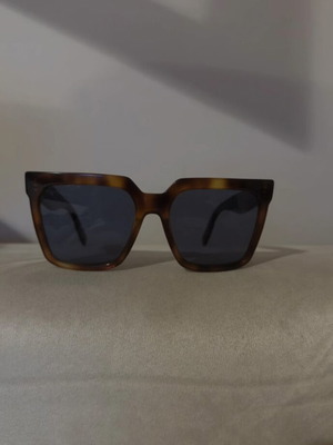 Celine CL4055IN sunglasses new, square tortoise acetate frame