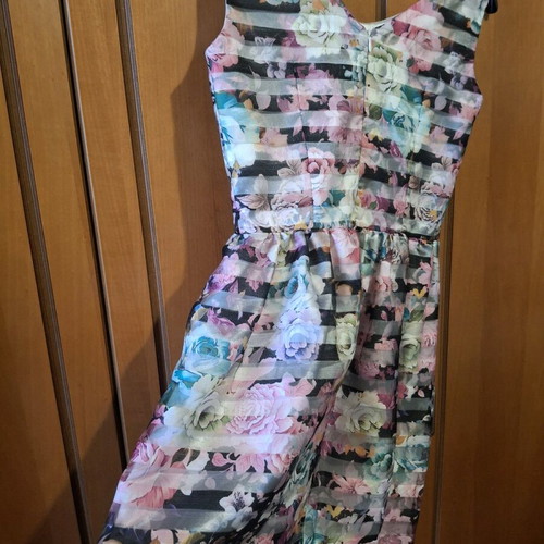 Abiye floral dress size M, like new