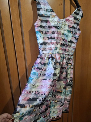 Abiye floral dress size M, like new