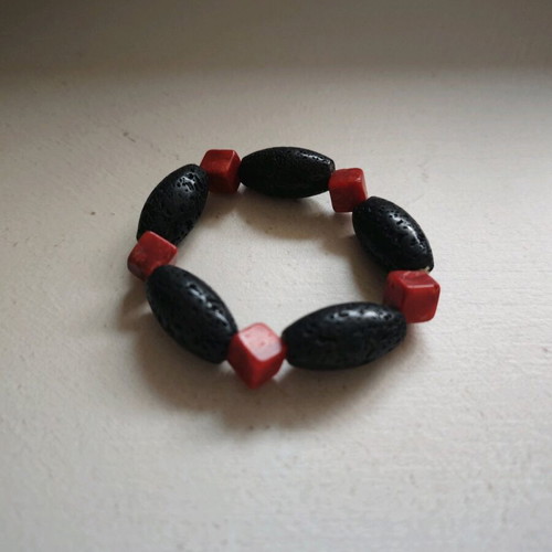 Summer bracelet like new, black and red, diameter 5cm