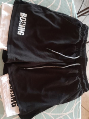 Σορτσάκι boxing καινούργιο, μέγεθος M, μαύρο