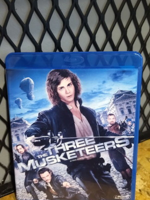 The Three Musketeers Blu-Ray like new, fantasy with subtitles