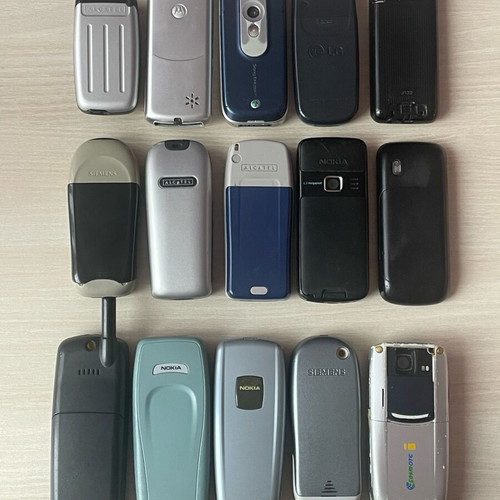 Vintage phones used, pack of 15 retro models