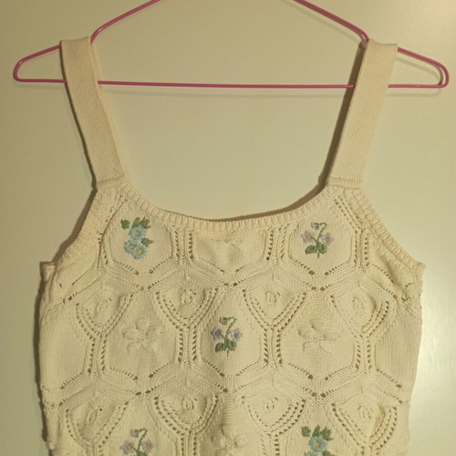 Knitted top Stradivarius cream with embroidered flowers, like new