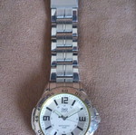 Q&Q watch like new without battery