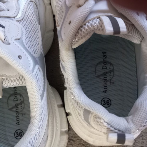 Sneakers women's size 36 like new, white and silver