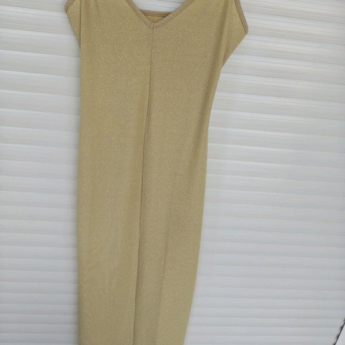 Gold dress like new with high slit, sexy for evening wear