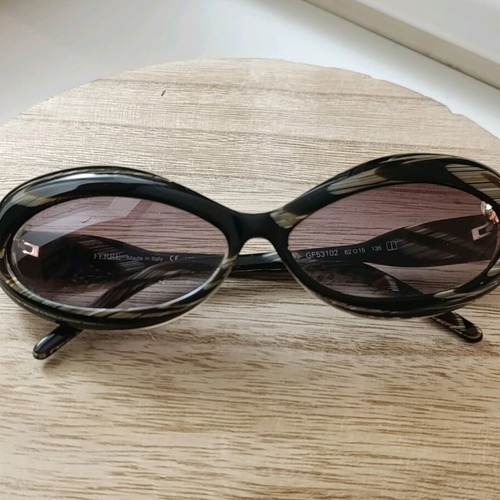 Vintage Gianfranco Ferré GF53102 women's sunglasses like new, black-gray-brown