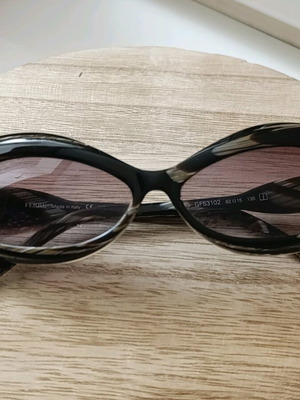 Vintage γυναικεία γυαλιά ηλίου Gianfranco Ferré GF53102 σαν καινούργια, μαύρο-γκρί-καφέ