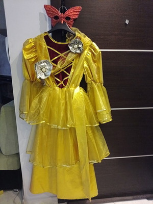 Princess of the Night carnival costume like new with mask, age 10+