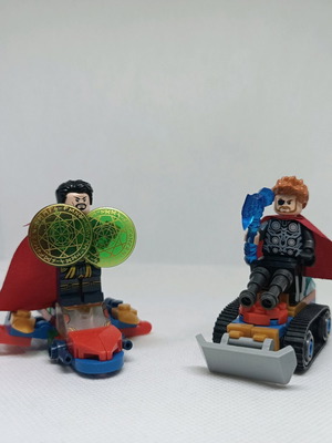Lego set 2 Avengers figures Dr Strange and Thor with vehicles like new