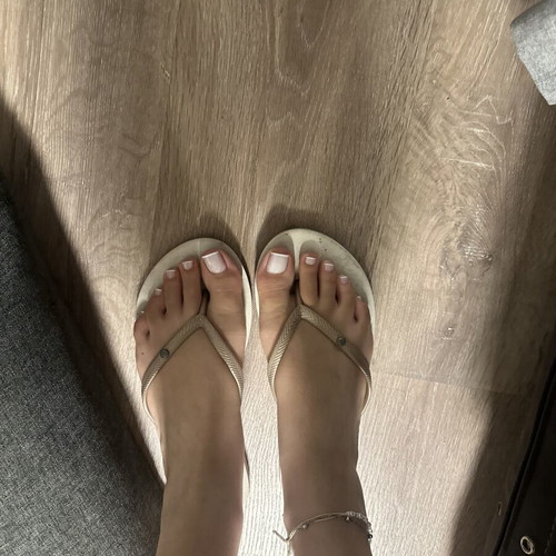 Flip flops used with gold strap, beige color, size 40