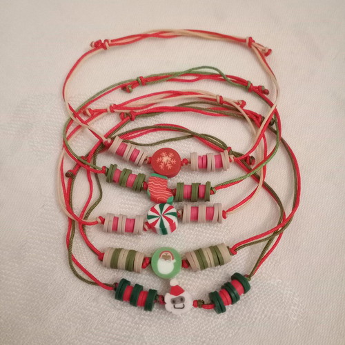 Bracelets charms new, set of 5 colorful with Christmas elements