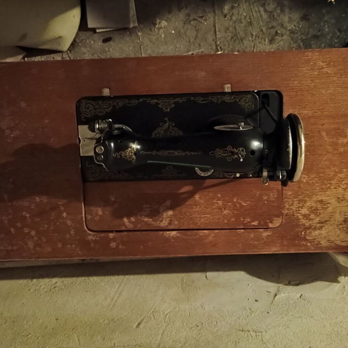 Union vintage sewing machine used