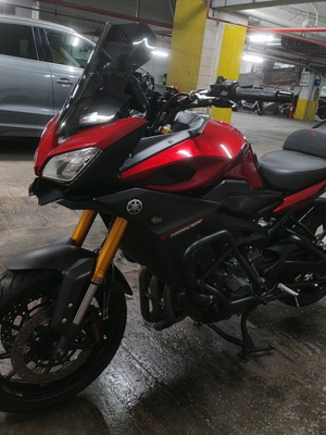 Yamaha Tracer 900 μεταχειρισμένη 2016, 48.500 χλμ, κόκκινη, με αναβαθμίσεις