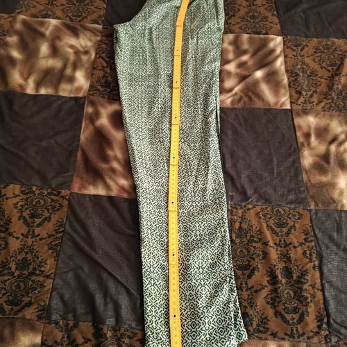 Tally Weijl khaki pants like new with elastic waist and side pockets