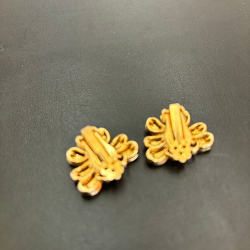 Antique brooch and gold-plated earrings set used
