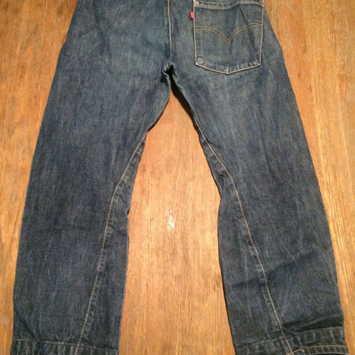 VINTAGE LEVI'S TWISTED SEAMS JEANS