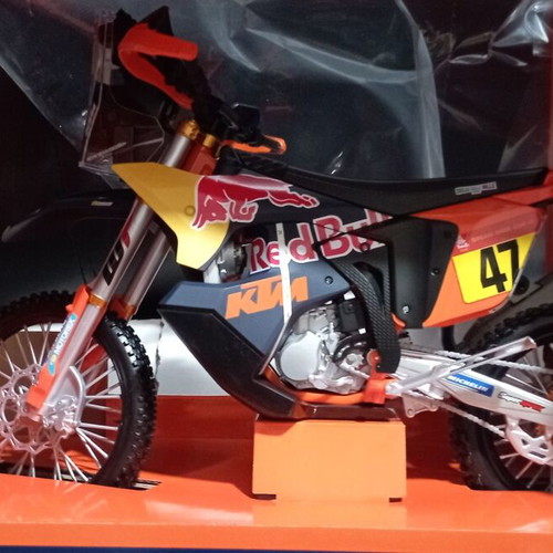 Maisto Red Bull KTM 450 Rally Dakar model new