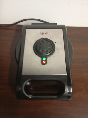 Bifinet waffle maker used, good working condition