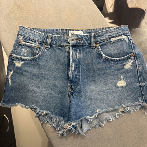 Denim high-waisted shorts Zara used, size 38, blue