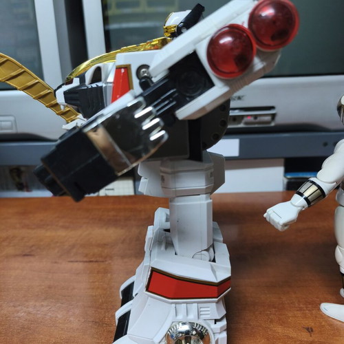 Tigerzord Power Rangers figure with white Power Ranger