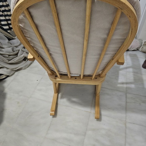 Nursing rocking chair like new