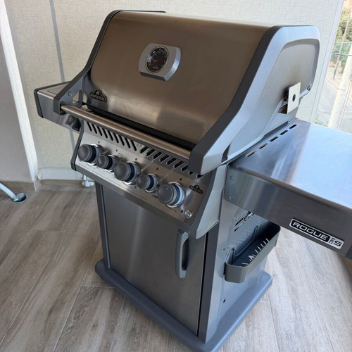 Napoleon 425 Pro S grill used with genuine hood gift